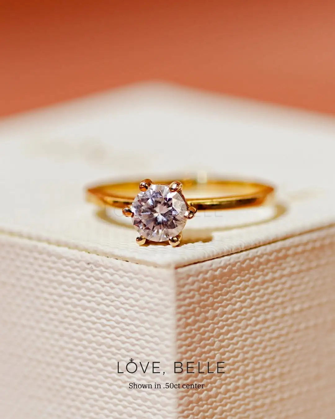 A yellow gold Love, Belle solitaire