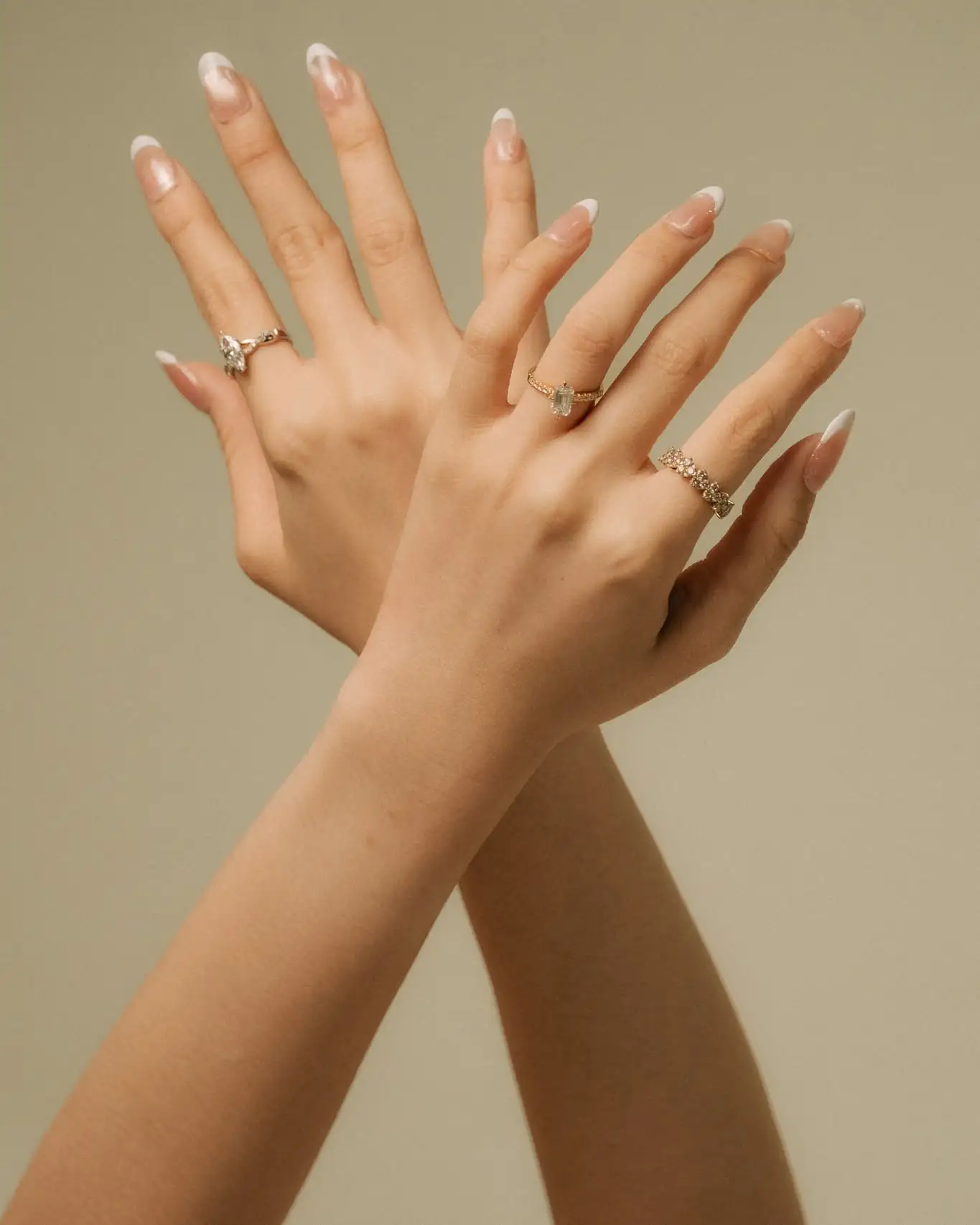 Love, Belle rings worn on the hand